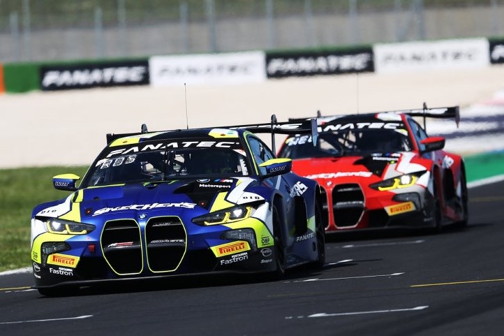 Οι δύο BMW M4 GT3 τερμάτισαν έτσι τον Αγώνα Sprint της μίας ώρας